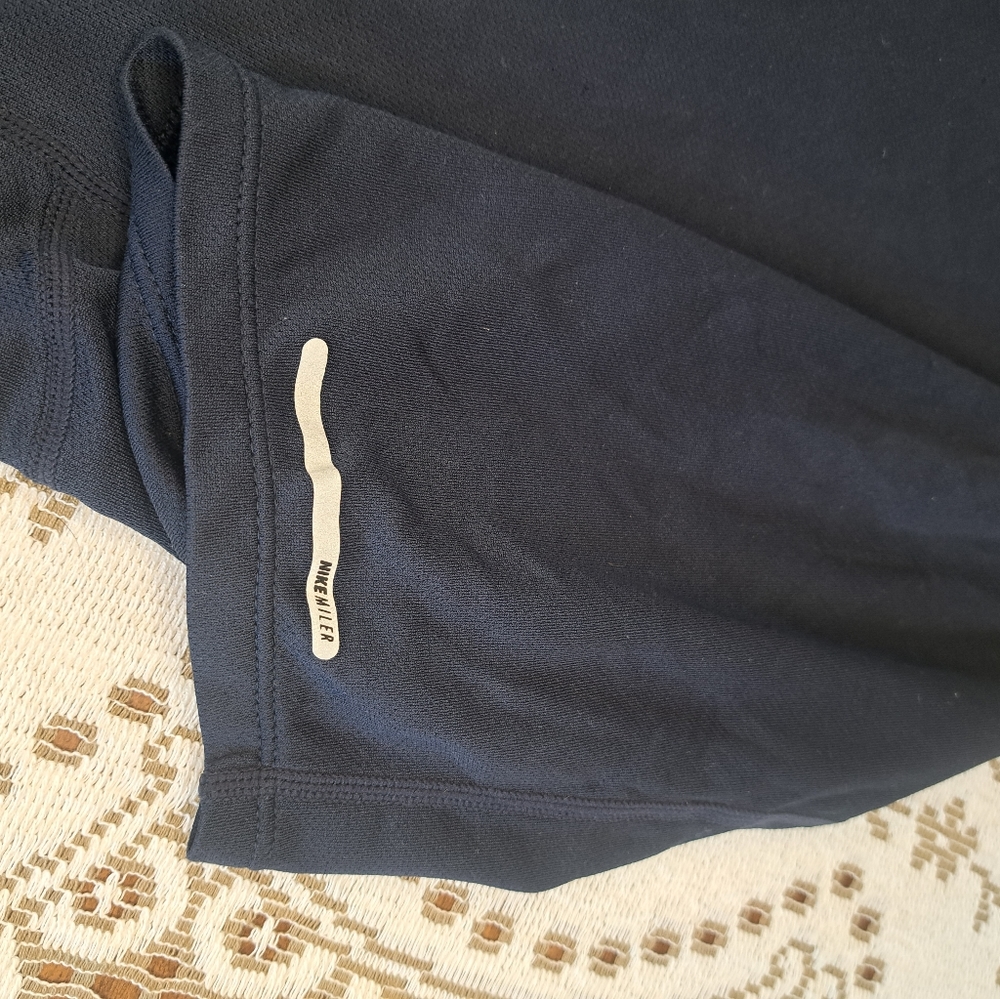 Nike dri fit athletic shirt - Picture 4 of 6